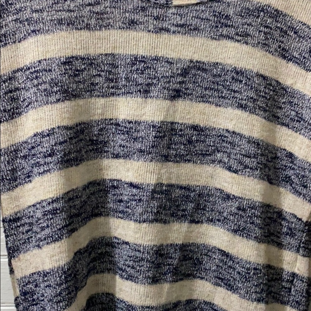 Shirt - Picture 2 of 4